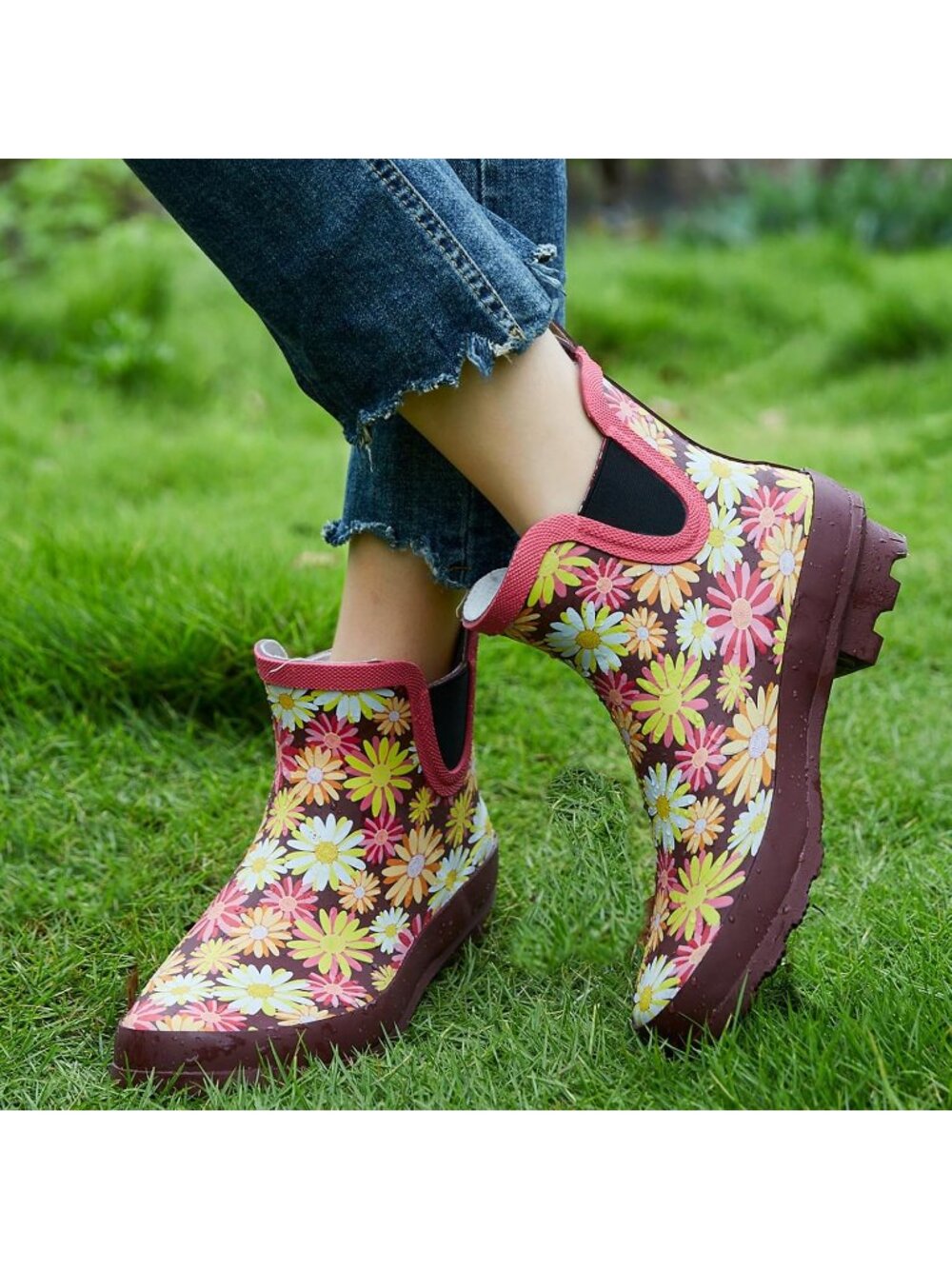 Women's Daisy Light Ankle Garden Anti-Slipping Floral Printed Stylish Rain Boots - Picture 2 of 6